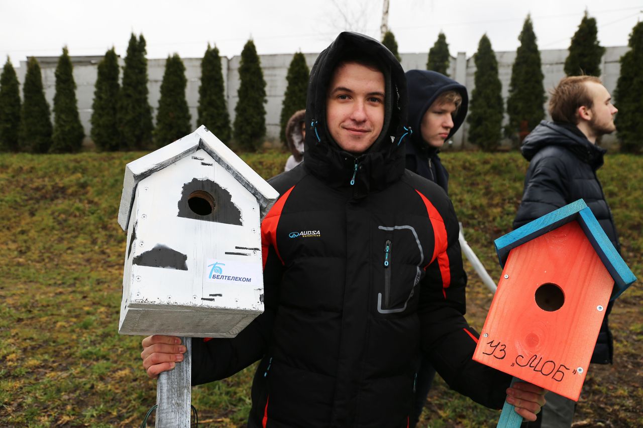 В могилевском парке в Подниколье прошла молодежная акция «Птичий городок»